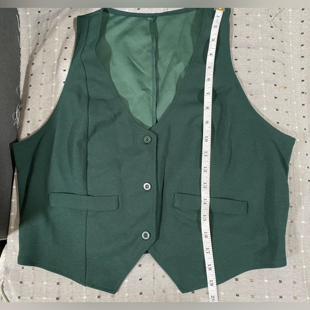 ⭐️Women's Dark Green Buttoned Vest
Size L - Picture 12 of 15
